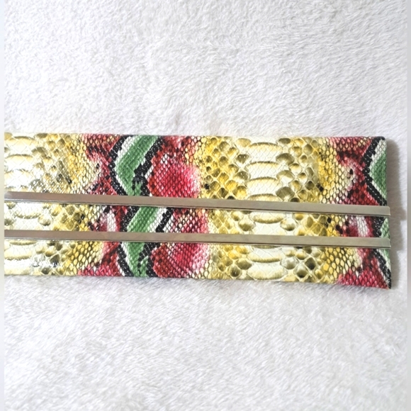 Vintage faux Snakeskin clutch - Picture 9 of 9